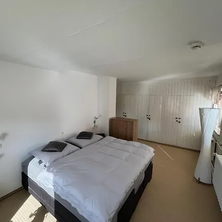 Elly Apartment *